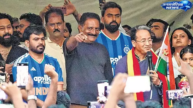 बेंगलुरु में ‘कॉकरोच जनता पार्टी’ का पहला प्रदर्शन, NEET पेपर लीक और शिक्षा व्यवस्था पर उठे सवाल बेंगलुरु में ‘कॉकरोच जनता पार्टी’ का पहला प्रदर्शन, NEET पेपर लीक और शिक्षा व्यवस्था पर उठे सवाल