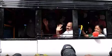 केरल परिवहन निगम की बसों में महिलाओं के लिए मुफ्त बस यात्रा योजना शुरू केरल परिवहन निगम की बसों में महिलाओं के लिए मुफ्त बस यात्रा योजना शुरू