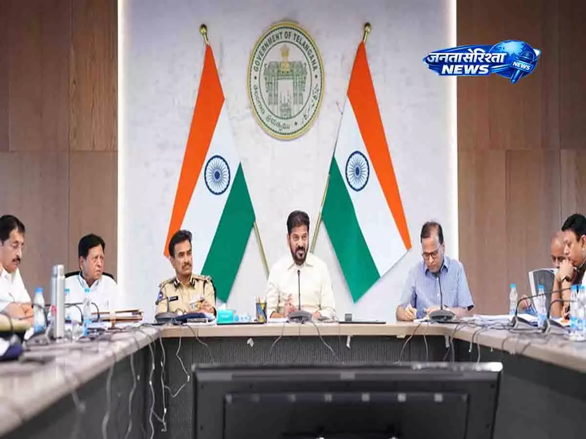 Telangana CM ने ट्रैफिक व्यवस्था पर अधिकारियों को फटकार लगाई Telangana CM ने ट्रैफिक व्यवस्था पर अधिकारियों को फटकार लगाई