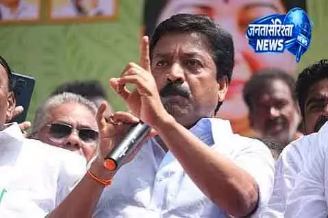 Chennai AIADMK में परिवारवाद पर उठे सवाल Chennai AIADMK में परिवारवाद पर उठे सवाल