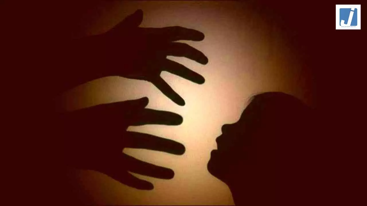 तीन साल की बच्ची से दरिंदगी, इलाज के दौरान मौत, आरोपी गिरफ्तार तीन साल की बच्ची से दरिंदगी, इलाज के दौरान मौत, आरोपी गिरफ्तार