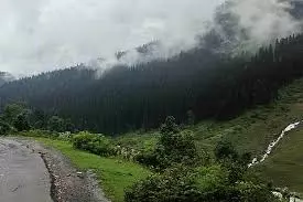 Jammu: जम्मू-कश्मीर में तेज हवाओं और आंधी का येलो अलर्ट जारी Jammu: जम्मू-कश्मीर में तेज हवाओं और आंधी का येलो अलर्ट जारी