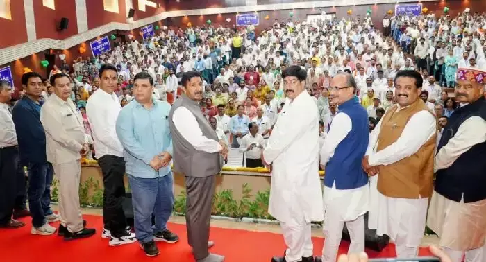 Una: उपमुख्यमंत्री मुकेश अग्निहोत्री ने शपथ ग्रहण समारोह में विकास का संदेश दिया Una: उपमुख्यमंत्री मुकेश अग्निहोत्री ने शपथ ग्रहण समारोह में विकास का संदेश दिया
