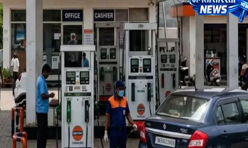 सरकार ने डीज़ल और जेट फ़्यूल के निर्यात पर बढ़ाया टैक्स सरकार ने डीज़ल और जेट फ़्यूल के निर्यात पर बढ़ाया टैक्स