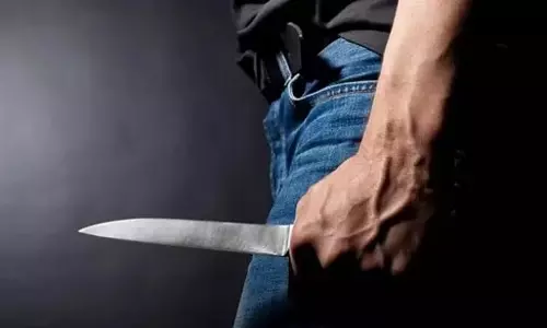 Patna : 500 रुपये के विवाद में चाकूबाजी, युवक गंभीर रूप से घायल, आरोपी गिरफ्तार Patna : 500 रुपये के विवाद में चाकूबाजी, युवक गंभीर रूप से घायल, आरोपी गिरफ्तार