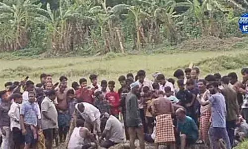 Kendrapara: नहर से 16 फ़ीट लंबा मगरमच्छ बचाया गया Kendrapara: नहर से 16 फ़ीट लंबा मगरमच्छ बचाया गया