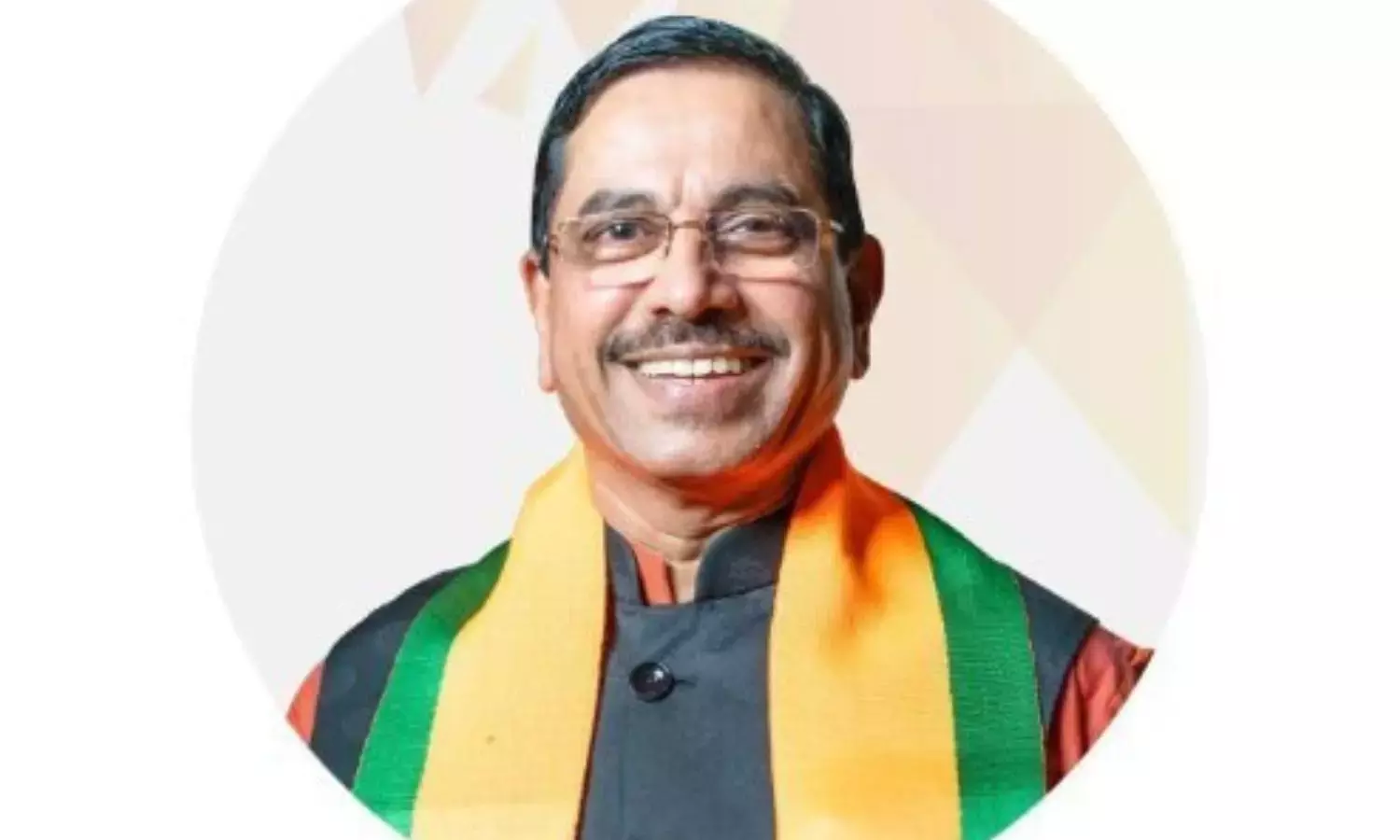 मोदी के नेतृत्व में केंद्र AP के विकास के लिए प्रतिबद्ध: प्रह्लाद जोशी मोदी के नेतृत्व में केंद्र AP के विकास के लिए प्रतिबद्ध: प्रह्लाद जोशी