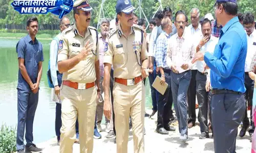 DGP ने शहरी इलाकों में बाढ़ और ट्रैफ़िक में रुकावट को रोकने के उपायों का जायजा लिया DGP ने शहरी इलाकों में बाढ़ और ट्रैफ़िक में रुकावट को रोकने के उपायों का जायजा लिया