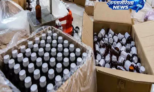 कफ सिरप खरीदने के लिए अब डॉक्टर की पर्ची अनिवार्य कफ सिरप खरीदने के लिए अब डॉक्टर की पर्ची अनिवार्य