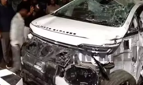 Bhubaneswar में हादसों का सिलसिला: मरने वालों की संख्या 3 हुई, आरोपी ड्राइवर ने सरेंडर किया Bhubaneswar में हादसों का सिलसिला: मरने वालों की संख्या 3 हुई, आरोपी ड्राइवर ने सरेंडर किया