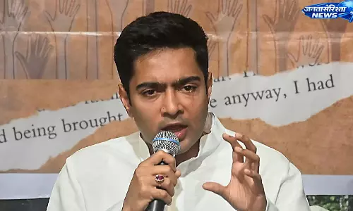 Bengal : अभिषेक बनर्जी पर अवैध मिट्टी रैकेट में शामिल होने का आरोप Bengal : अभिषेक बनर्जी पर अवैध मिट्टी रैकेट में शामिल होने का आरोप