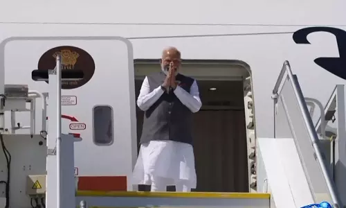 PM मोदी फ्रांस के एवियन में G7 शिखर सम्मेलन में भाग लेने के लिए जाते समय जिनेवा पहुंचे PM मोदी फ्रांस के एवियन में G7 शिखर सम्मेलन में भाग लेने के लिए जाते समय जिनेवा पहुंचे