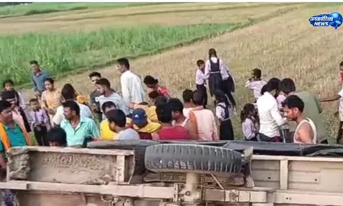 School van accident:जंगल में गिरी गाड़ी, 3 बच्चे घायल
