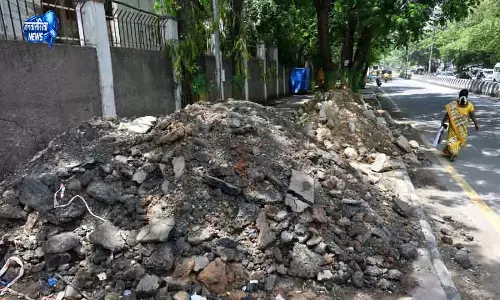 Chennai ने दो हफ़्तों में 15,710 टन निर्माण कार्य का कचरा हटाया Chennai ने दो हफ़्तों में 15,710 टन निर्माण कार्य का कचरा हटाया