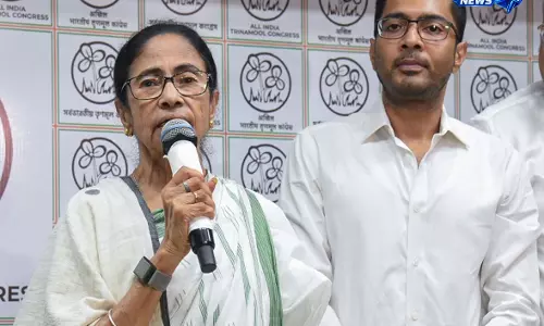 Bengal में बड़ा आरोप: मिट्टी चोरी पर FIR दर्ज Bengal में बड़ा आरोप: मिट्टी चोरी पर FIR दर्ज