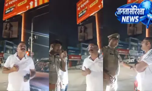 लखनऊ में फर्जी IPS बनकर पुलिसकर्मियों को धमकाने वाला व्यक्ति गिरफ्तार लखनऊ में फर्जी IPS बनकर पुलिसकर्मियों को धमकाने वाला व्यक्ति गिरफ्तार