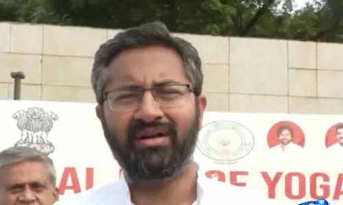 विशाखापत्तनम के MP ने अंतरराष्ट्रीय योग दिवस से पहले ईस्ट पॉइंट गोल्फ़ क्लब में किया योग विशाखापत्तनम के MP ने अंतरराष्ट्रीय योग दिवस से पहले ईस्ट पॉइंट गोल्फ़ क्लब में किया योग