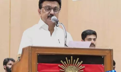 स्टालिन ने तिरुवल्लूर में बच्चे के रेप और मर्डर केस को लेकर तमिलनाडु के CM विजय पर निशाना साधा स्टालिन ने तिरुवल्लूर में बच्चे के रेप और मर्डर केस को लेकर तमिलनाडु के CM विजय पर निशाना साधा