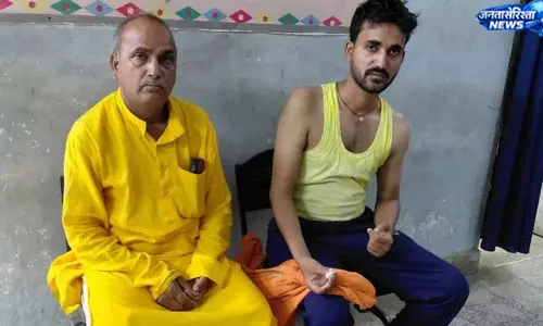 Bihar : दहेज को लेकर तिलक समारोह में हंगामा, लड़की पक्ष को बनाया बंधक, दो घायल Bihar : दहेज को लेकर तिलक समारोह में हंगामा, लड़की पक्ष को बनाया बंधक, दो घायल