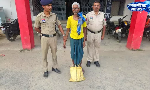 ऑपरेशन आघात के तहत बड़ी कार्रवाई, 1.295 किलो गांजा के साथ 65 वर्षीय आरोपी गिरफ्तार ऑपरेशन आघात के तहत बड़ी कार्रवाई, 1.295 किलो गांजा के साथ 65 वर्षीय आरोपी गिरफ्तार