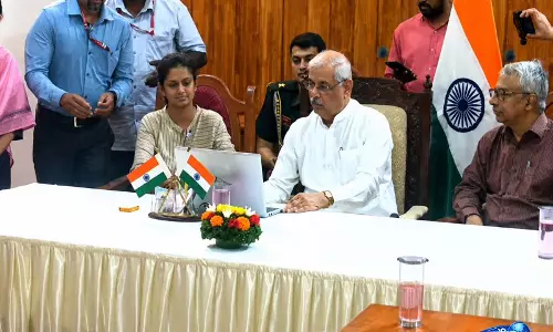 केरल में Census 2027 के लिए सेल्फ-एन्यूमरेशन शुरू, राज्यपाल ने प्रक्रिया पूरी की केरल में Census 2027 के लिए सेल्फ-एन्यूमरेशन शुरू, राज्यपाल ने प्रक्रिया पूरी की