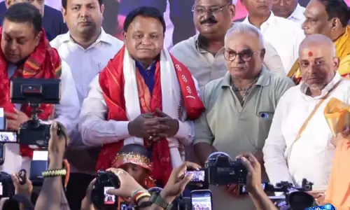 पुरी के सेवकों ने दीघा मंदिर का नाम बदलने पर ओडिशा के CM का किया सम्मान पुरी के सेवकों ने दीघा मंदिर का नाम बदलने पर ओडिशा के CM का किया सम्मान