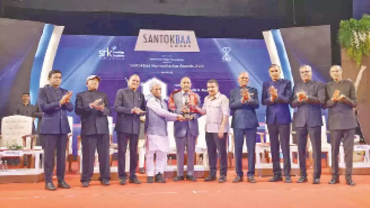 Telangana: गुल्लापल्ली एन राव, रीमा नानावटी को संतोकबा पुरस्कार मिला Telangana: गुल्लापल्ली एन राव, रीमा नानावटी को संतोकबा पुरस्कार मिला