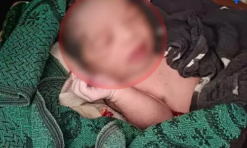 CG: डायल-112 की तत्परता से वाहन में हुआ महिला का सुरक्षित प्रसव CG: डायल-112 की तत्परता से वाहन में हुआ महिला का सुरक्षित प्रसव