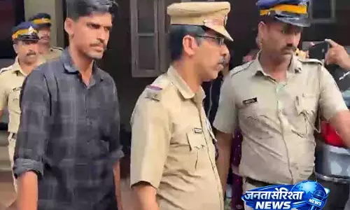 काफिर स्क्रीनशॉट विवाद: वडकारा में डीवाईएफआई नेता गिरफ्तार काफिर स्क्रीनशॉट विवाद: वडकारा में डीवाईएफआई नेता गिरफ्तार
