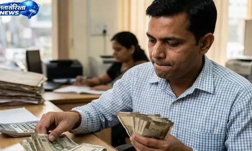केंद्रीय कर्मचारियों में वेतन आयोग को लेकर उत्साह, एरियर पर चर्चा केंद्रीय कर्मचारियों में वेतन आयोग को लेकर उत्साह, एरियर पर चर्चा