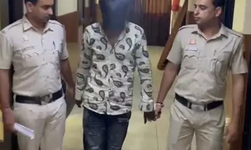 एक साल बाद पुलिस के हत्थे चढ़ा हत्या का आरोपी, पीड़ित की मौत के बाद था फरार एक साल बाद पुलिस के हत्थे चढ़ा हत्या का आरोपी, पीड़ित की मौत के बाद था फरार