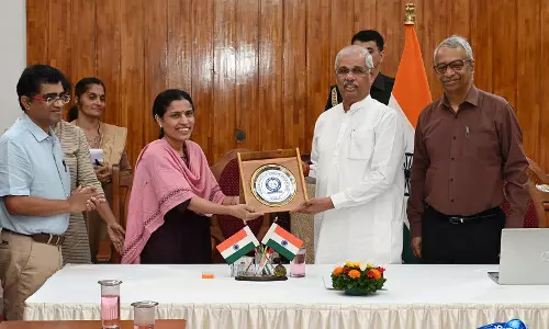 Kerala: राज्यपाल अरलेकर ने सेल्फ-एन्यूमरेशन पूरा कर Census 2027 की पहली चरण की शुरुआत की Kerala: राज्यपाल अरलेकर ने सेल्फ-एन्यूमरेशन पूरा कर Census 2027 की पहली चरण की शुरुआत की