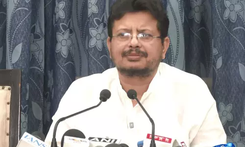 TMC बगावत के बीच ऋतब्रत बनर्जी का बयान, ‘फ्लोर टेस्ट’ की मांग दोहराई TMC बगावत के बीच ऋतब्रत बनर्जी का बयान, ‘फ्लोर टेस्ट’ की मांग दोहराई