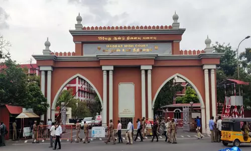 मद्रास HC ने AIADMK विधायकों के TVK में जाने पर CBI जांच की याचिका खारिज की मद्रास HC ने AIADMK विधायकों के TVK में जाने पर CBI जांच की याचिका खारिज की