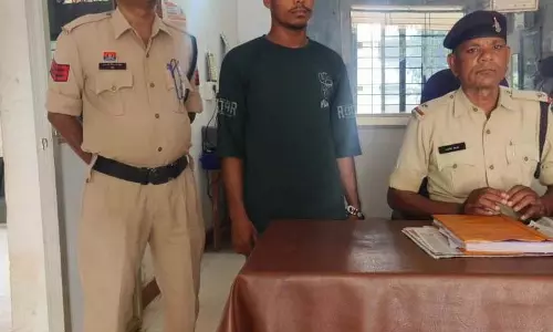 सोशल मीडिया के जरिए युवती से की दुष्कर्म और ब्लैकमेलिंग, आरोपी गिरफ्तार सोशल मीडिया के जरिए युवती से की दुष्कर्म और ब्लैकमेलिंग, आरोपी गिरफ्तार