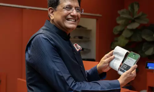 पीयूष गोयल ने फ्रांस में किया यूपीआई लॉन्च, भारतीय पर्यटकों के लिए डिजिटल भुगतान हुआ आसान पीयूष गोयल ने फ्रांस में किया यूपीआई लॉन्च, भारतीय पर्यटकों के लिए डिजिटल भुगतान हुआ आसान