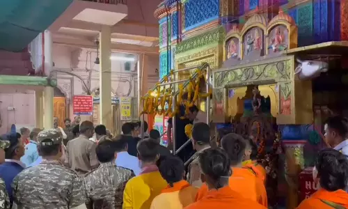 वाराणसी में अनंत अंबानी ने अन्नपूर्णा मंदिर में किए दर्शन, पूजा-अर्चना कर लिया आशीर्वाद