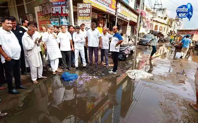 Rohtak में सीवर जलभराव से बढ़ी परेशानी Rohtak में सीवर जलभराव से बढ़ी परेशानी