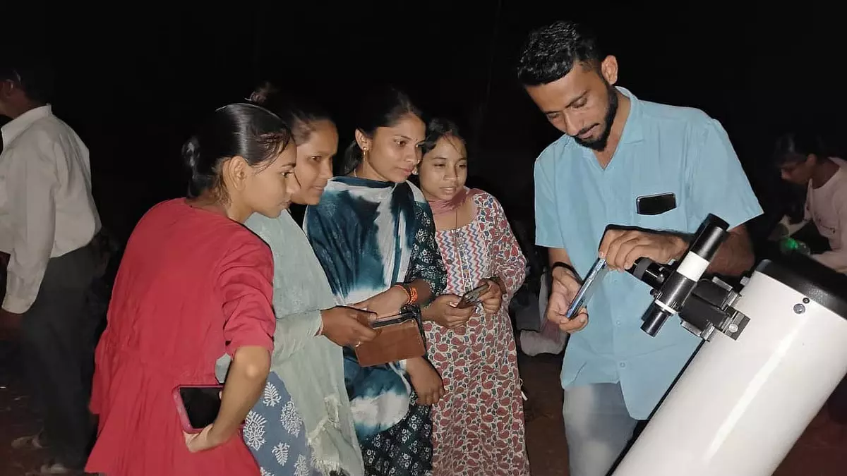 MP : एस्ट्रो-टूरिज्म को बढ़ावा, छह गांवों में शुरू होगा स्टारगेज़िंग प्रोजेक्ट MP : एस्ट्रो-टूरिज्म को बढ़ावा, छह गांवों में शुरू होगा स्टारगेज़िंग प्रोजेक्ट