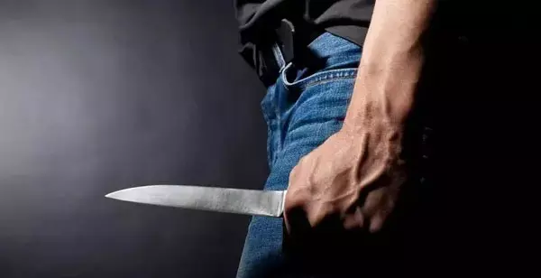Patna : 500 रुपये के विवाद में चाकूबाजी, युवक गंभीर रूप से घायल, आरोपी गिरफ्तार Patna : 500 रुपये के विवाद में चाकूबाजी, युवक गंभीर रूप से घायल, आरोपी गिरफ्तार