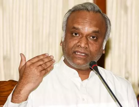 प्रियांक खड़गे ने आरएसएस पर साधा निशाना, पारदर्शिता और कानूनी रजिस्ट्रेशन की मांग प्रियांक खड़गे ने आरएसएस पर साधा निशाना, पारदर्शिता और कानूनी रजिस्ट्रेशन की मांग
