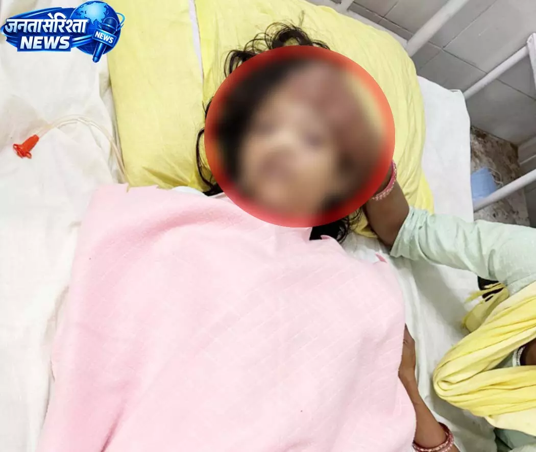 अतिक्रमण हटाने पहुंची टीम के सामने नाबालिग बच्ची ने पिया फिनाइल, कार्रवाई रोकी गई अतिक्रमण हटाने पहुंची टीम के सामने नाबालिग बच्ची ने पिया फिनाइल, कार्रवाई रोकी गई