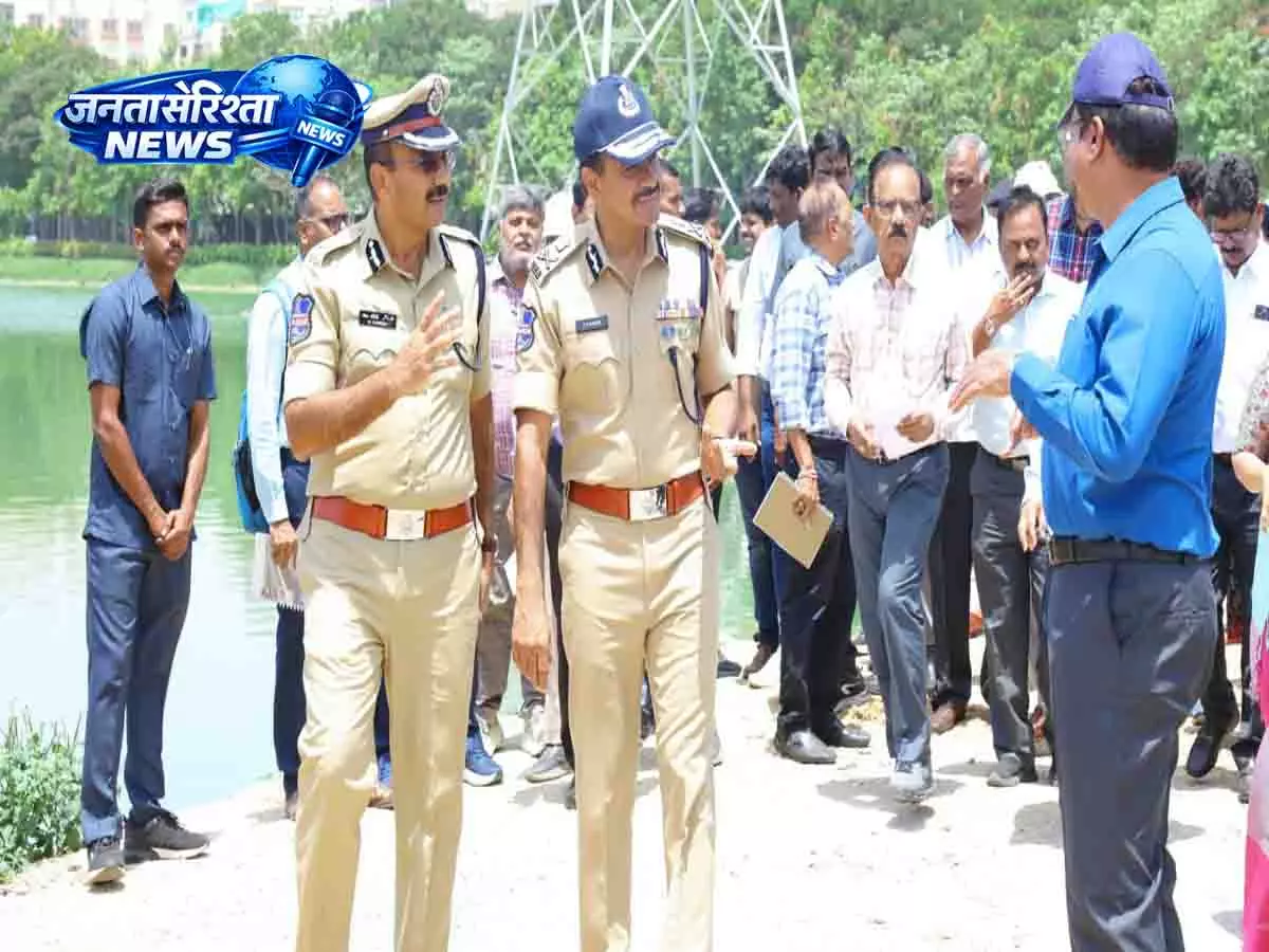 DGP ने शहरी इलाकों में बाढ़ और ट्रैफ़िक में रुकावट को रोकने के उपायों का जायजा लिया DGP ने शहरी इलाकों में बाढ़ और ट्रैफ़िक में रुकावट को रोकने के उपायों का जायजा लिया