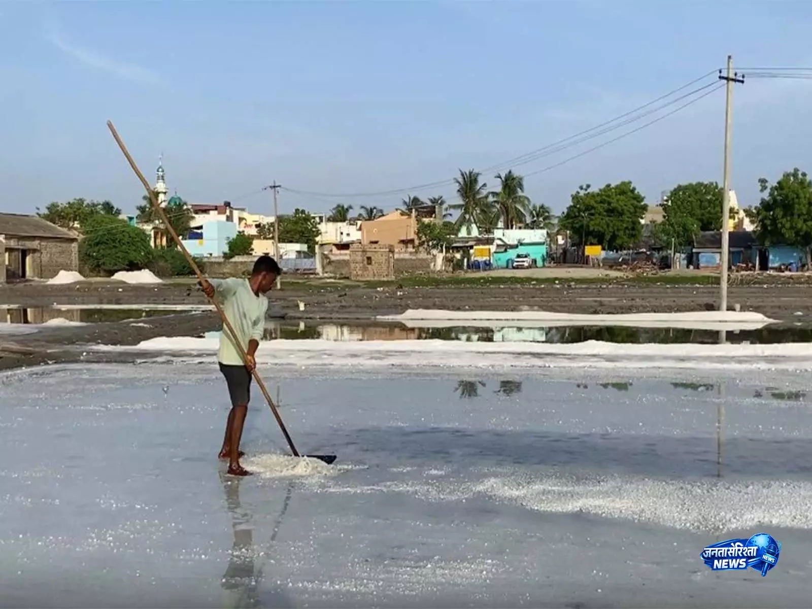 Tamil Nadu: तूतीकोरिन के नमक मजदूरों ने मानसून राहत बढ़ाने की मांग की Tamil Nadu: तूतीकोरिन के नमक मजदूरों ने मानसून राहत बढ़ाने की मांग की