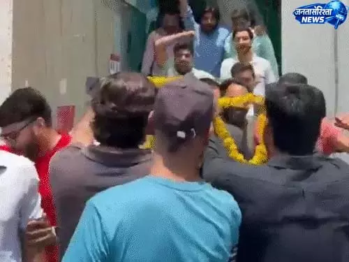 CJP फाउंडर से मारपीट मामले में 5 आरोपियों को जमानत, 20-20 हजार के बॉन्ड पर रिहा CJP फाउंडर से मारपीट मामले में 5 आरोपियों को जमानत, 20-20 हजार के बॉन्ड पर रिहा