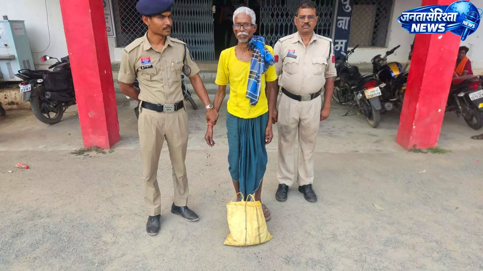 ऑपरेशन आघात के तहत बड़ी कार्रवाई, 1.295 किलो गांजा के साथ 65 वर्षीय आरोपी गिरफ्तार ऑपरेशन आघात के तहत बड़ी कार्रवाई, 1.295 किलो गांजा के साथ 65 वर्षीय आरोपी गिरफ्तार