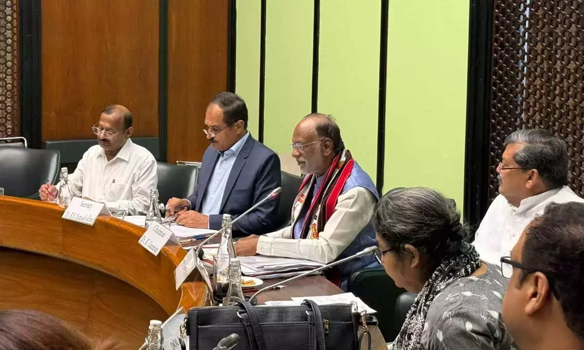Telangana: डॉ. के. लक्ष्मण ने नई दिल्ली में राज्यसभा हाउस कमिटी की बैठक की अध्यक्षता की Telangana: डॉ. के. लक्ष्मण ने नई दिल्ली में राज्यसभा हाउस कमिटी की बैठक की अध्यक्षता की