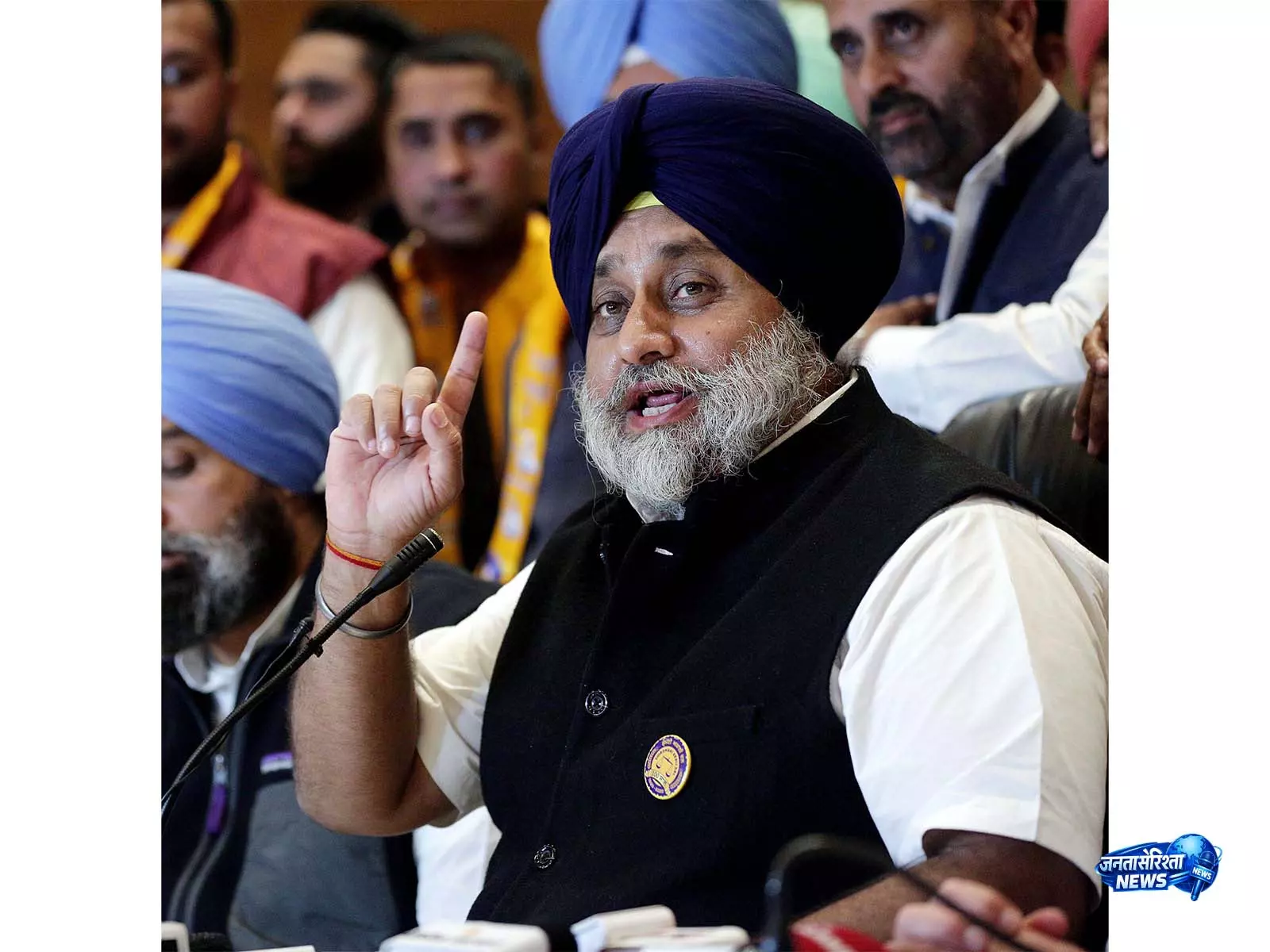 Sukhbir Singh Badal ने अपवित्रीकरण वीडियो पर भगवंत मान की आलोचना की Sukhbir Singh Badal ने अपवित्रीकरण वीडियो पर भगवंत मान की आलोचना की
