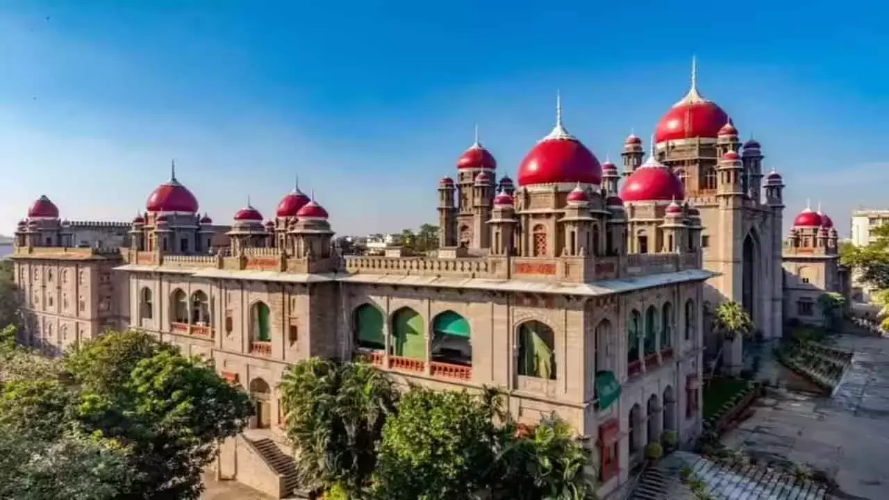 Telangana: तेलंगाना के वकीलों ने हाई कोर्ट में सिर्फ़ स्थानीय लोगों को ही पदोन्नत करने की मांग की है Telangana: तेलंगाना के वकीलों ने हाई कोर्ट में सिर्फ़ स्थानीय लोगों को ही पदोन्नत करने की मांग की है