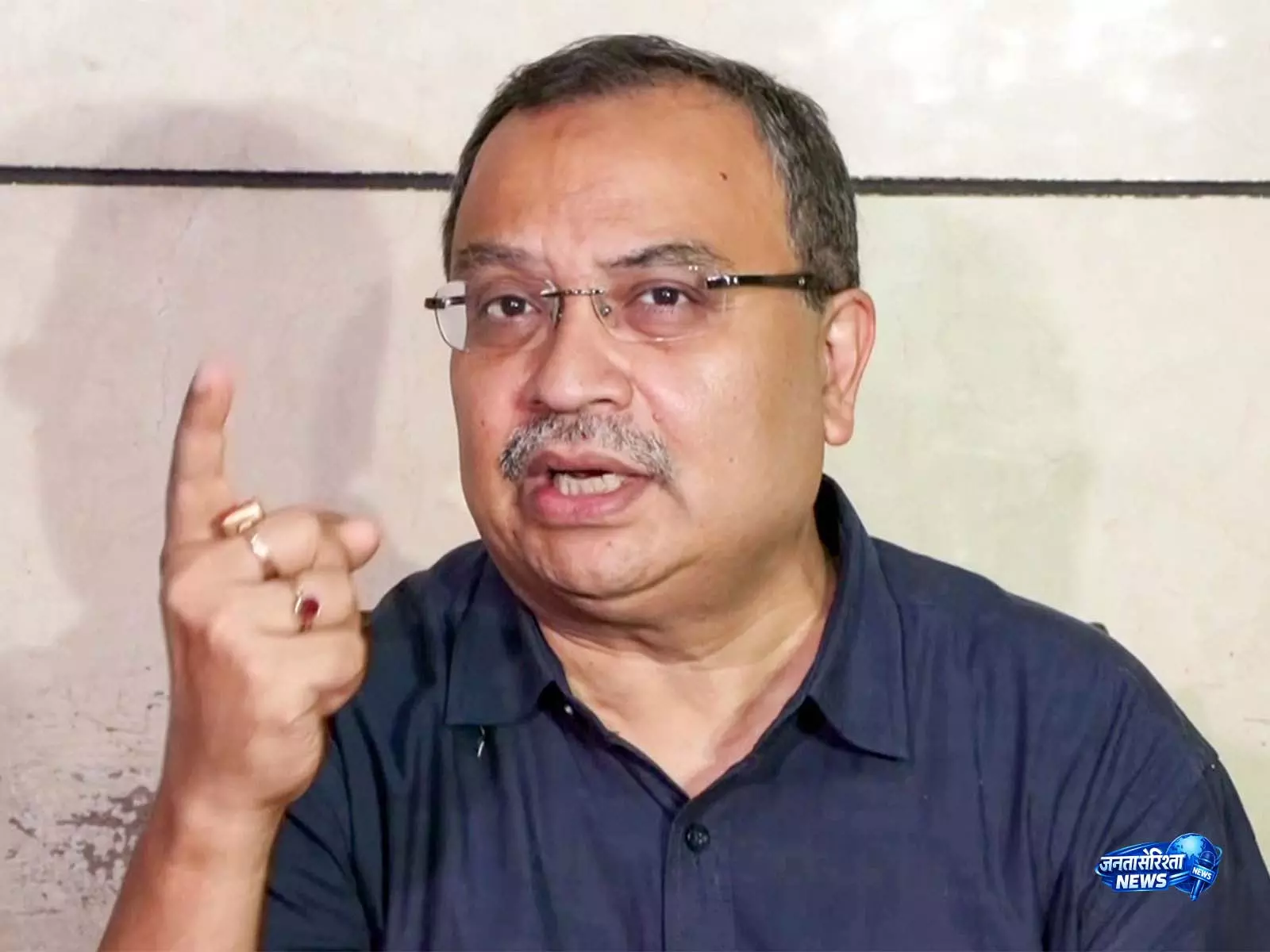 ममता बनर्जी के आवास के पास TMC नेता कुणाल घोष पर अंडे फेंकने के आरोप में 2 लोग गिरफ्तार ममता बनर्जी के आवास के पास TMC नेता कुणाल घोष पर अंडे फेंकने के आरोप में 2 लोग गिरफ्तार